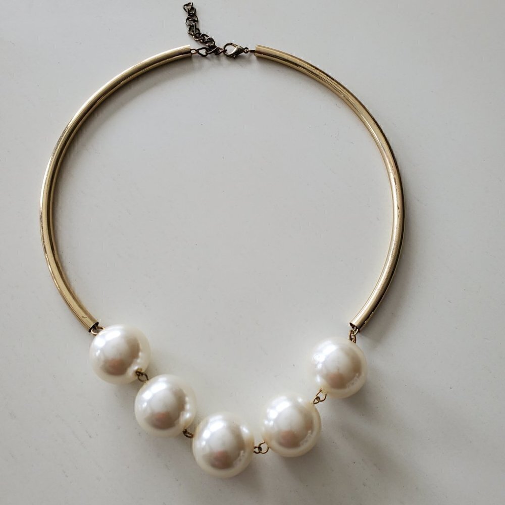 Gold/Pearl Choker Necklace. - Picture 2 of 9